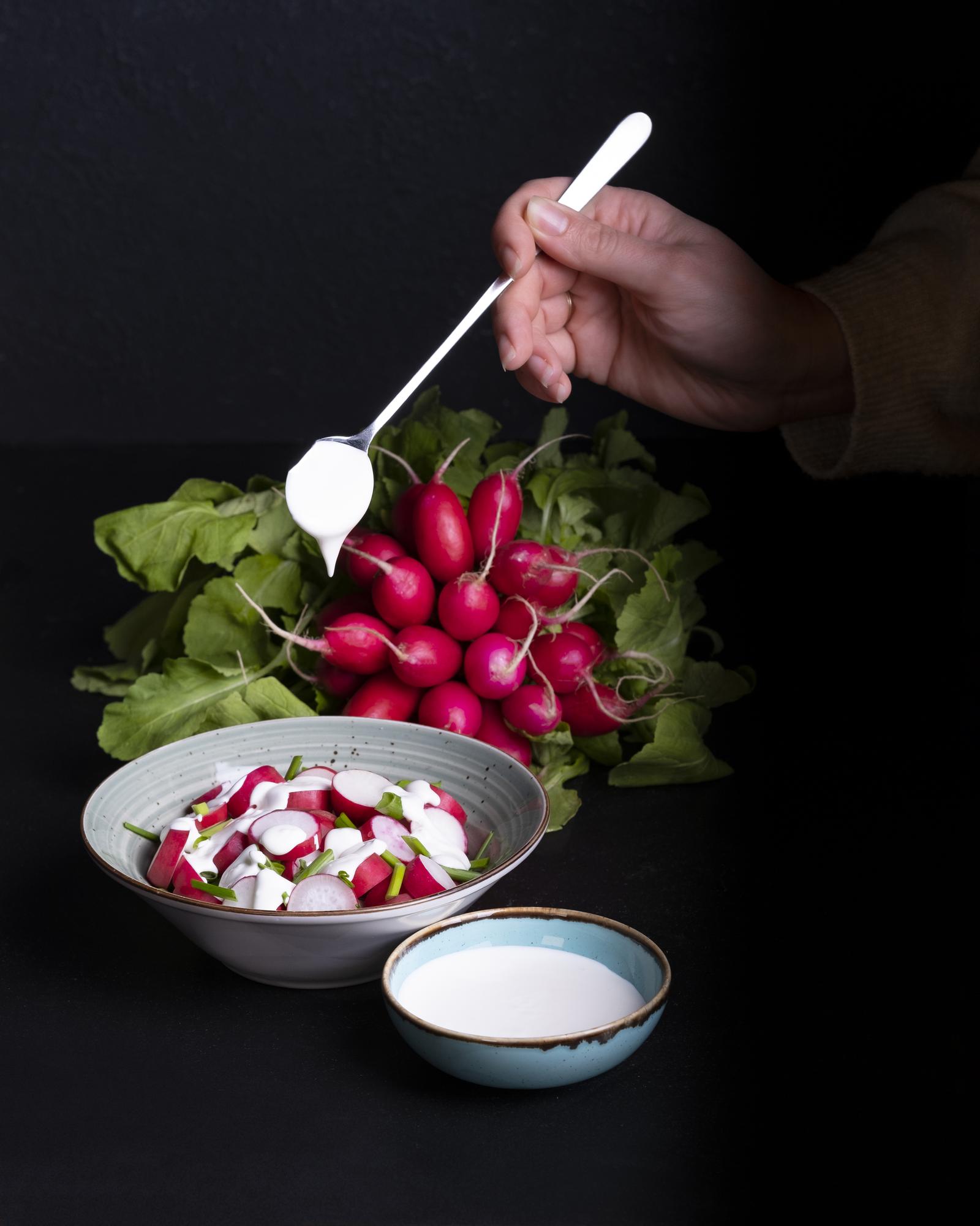 chef arranging garnish